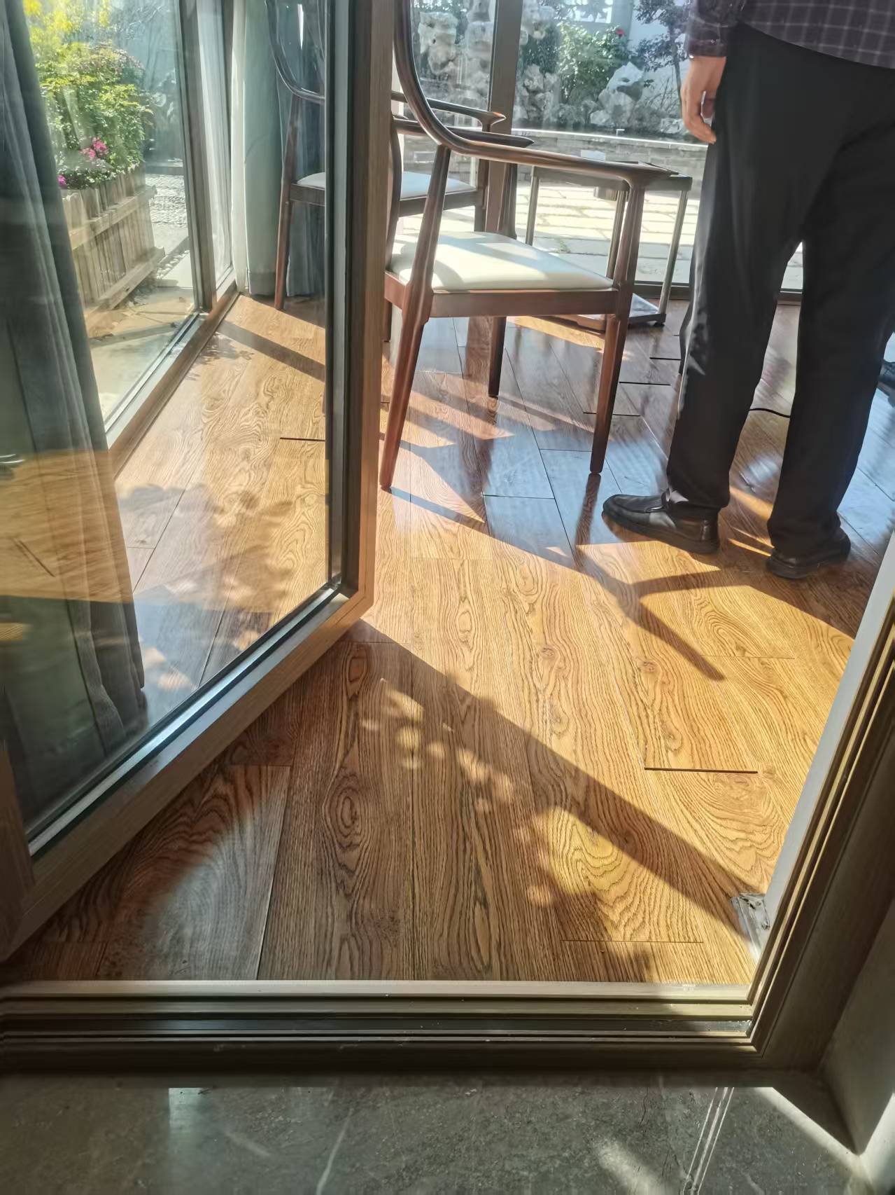 原阳光房木地板4.jpg
